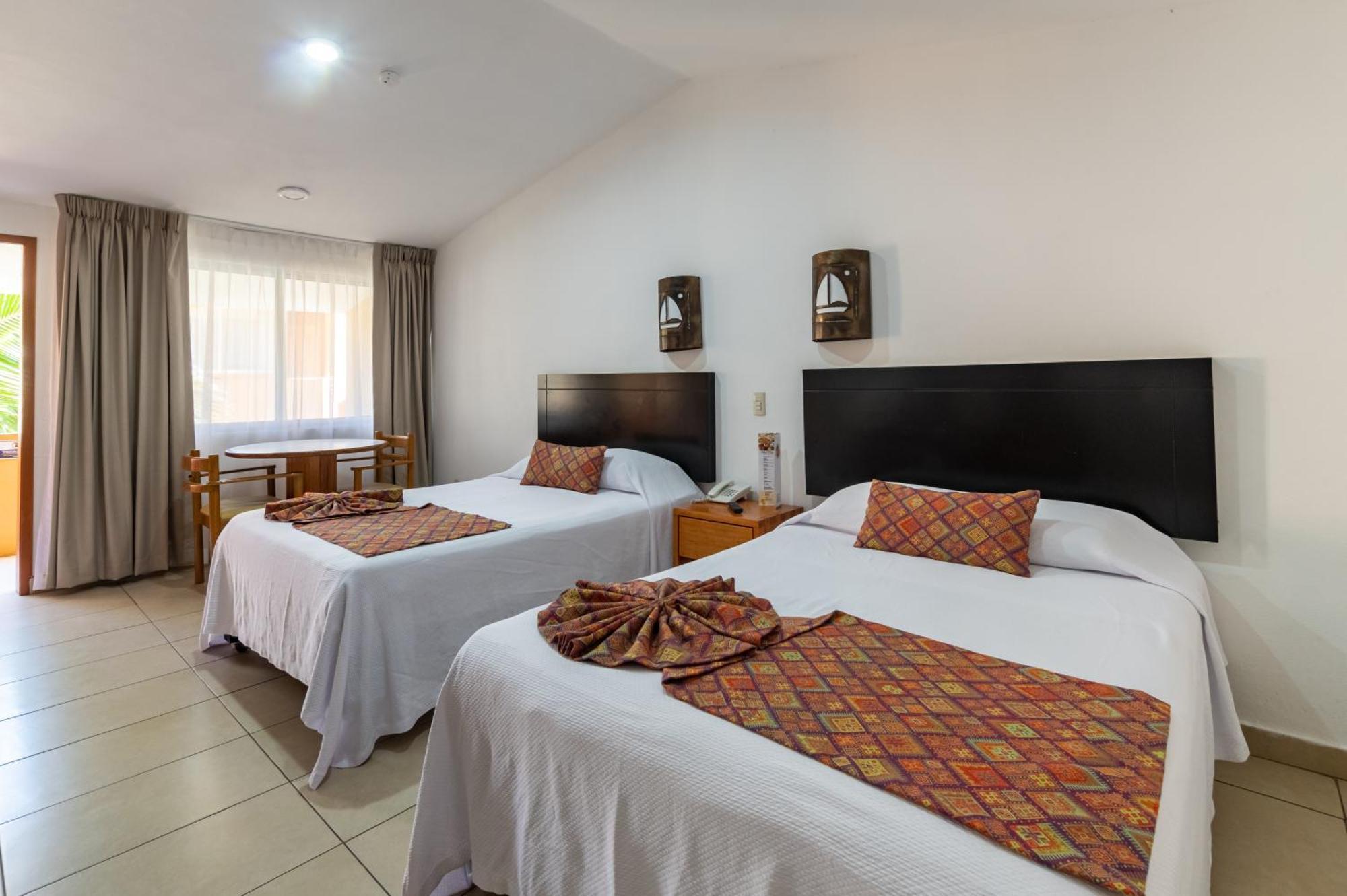 Costa De Oro Beach Hotel Mazatlán Szoba fotó